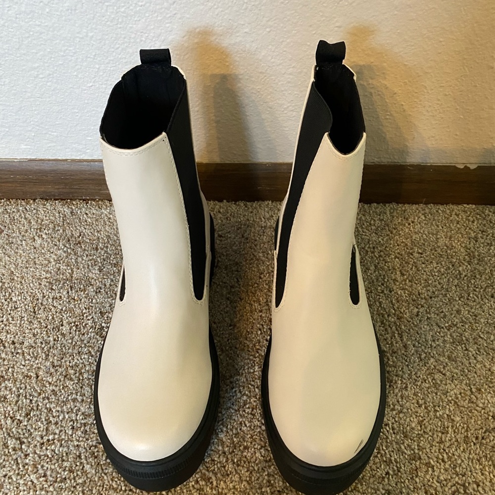 Miss Lola boots